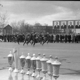 Легкоатлетическая эстафета на площади Ленина