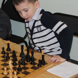 Один из первых моих турниров. Я еще даже не научился нормально сидеть ))