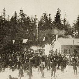 Лыжники в парке Оодомари (Корсаков), середина 1930-х годов