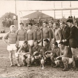 Сборная команда Сахалинской области – обладательница Кубка Севера по футболу (Южно-Сахалинск, 1965 год). 
Был такой турнир, в котором участвовали сборные команды Камчатской, Магаданской, Сахалинской областей и Якутской АССР. Турнир проходил с 1964 по 1973 год (за исключением 1970 года). 
В Южно-Сахалинске его провели всего лишь один раз – в том самом 1965 году.