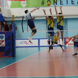 "Элвари-Сахалин" - "Волжанин" (Кострома)