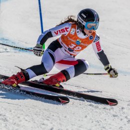 Горнолыжница Анна Шухова готовится к сезону в составе юниорской сборной страны