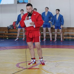 Титулованные спортсмены провели мастер-класс для сахалинских самбистов
