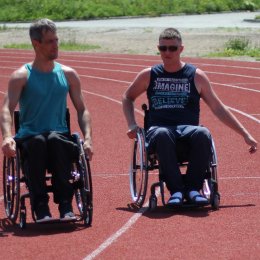 Сахалинские спортсмены с ограниченными возможностями здоровья получили новые инвалидные коляски