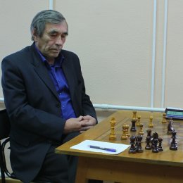 В чемпионате области по шахматам лидируют Константин Сек и Павел Вагзыбин