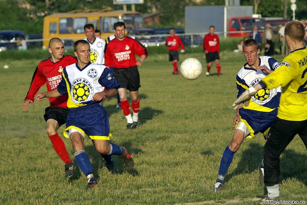 "Локомотив" - "Крылья Сахалина"