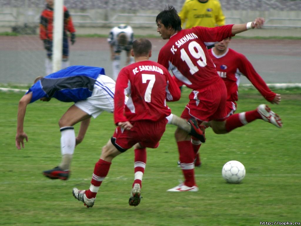 "Портовик" (Холмск) - "Сахалин[-Турист]" (Южно-Сахалинск)