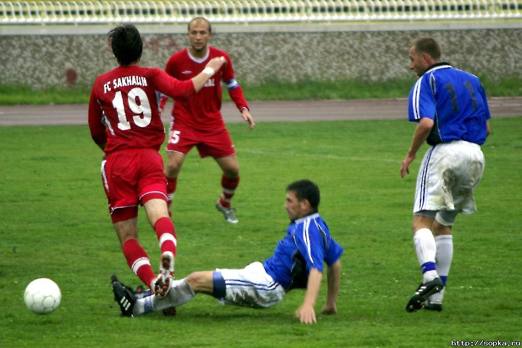 "Портовик" (Холмск) - "Сахалин[-Турист]" (Южно-Сахалинск)