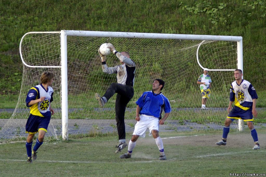 "Крылья Сахалина" (Южно-Сахалинск) - "Портовик" (Холмск)