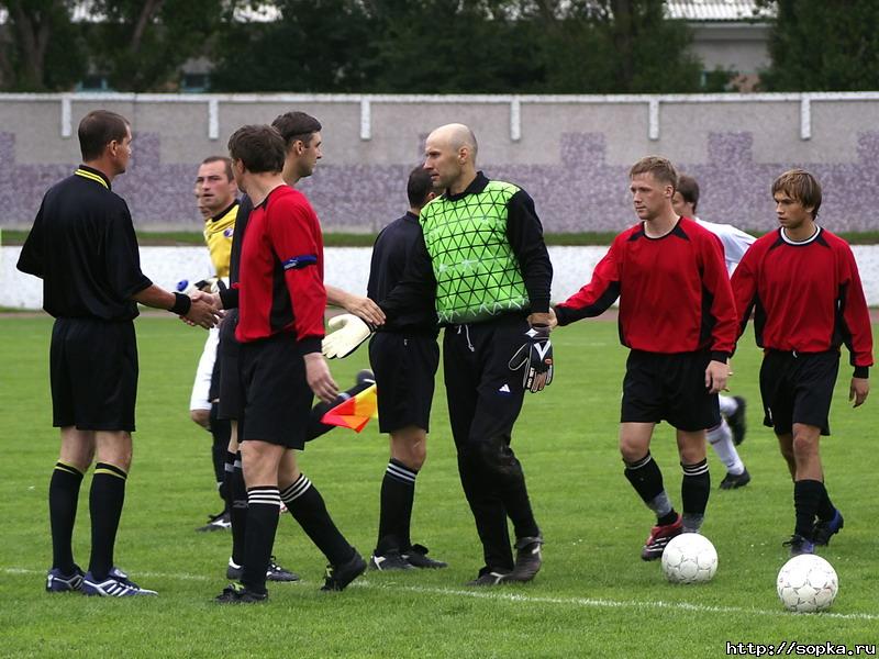 "Портовик" (Холмск) - "Сахалин" (Южно-Сахалинск)