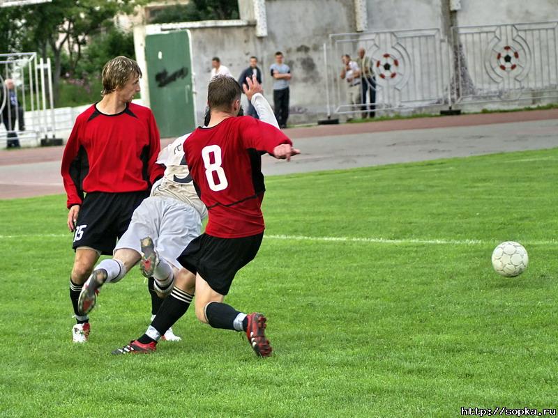 "Портовик" (Холмск) - "Сахалин" (Южно-Сахалинск)