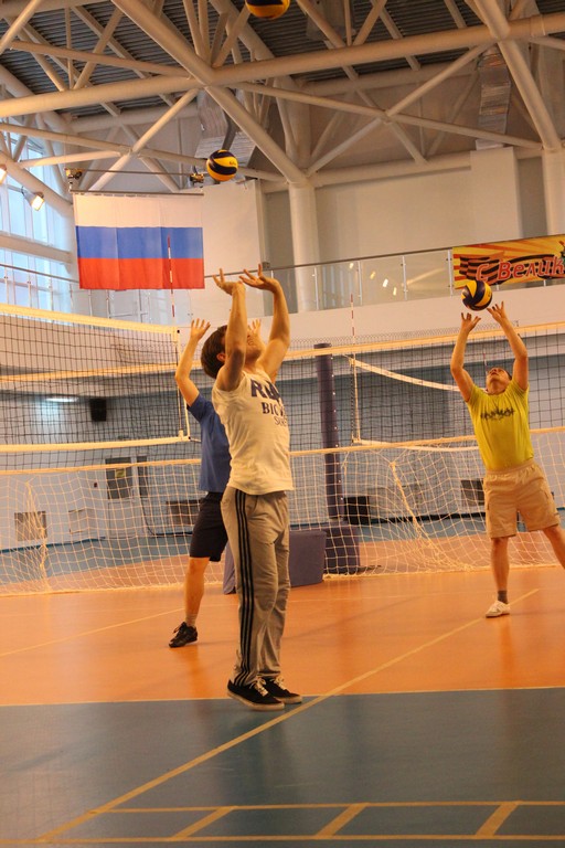 Волейбольная тренировка секции инвалидов по слуху