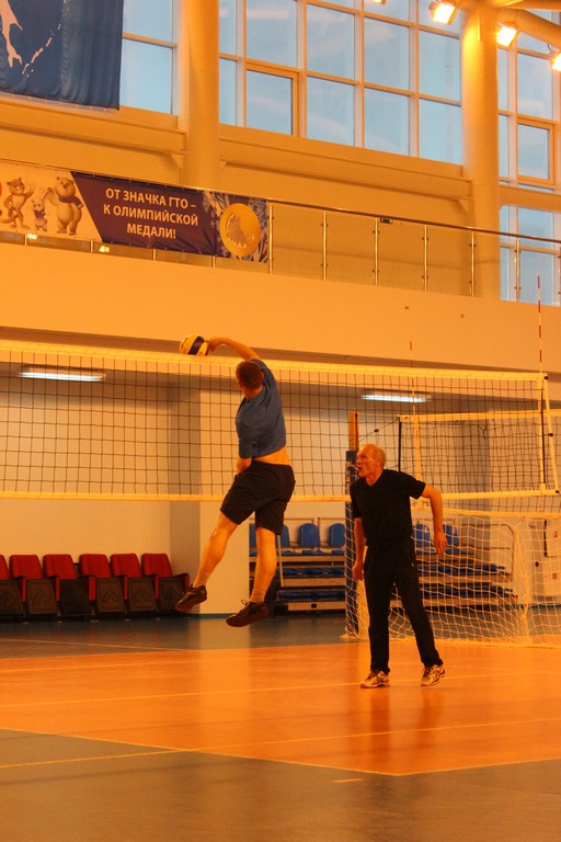 Волейбольная тренировка секции инвалидов по слуху