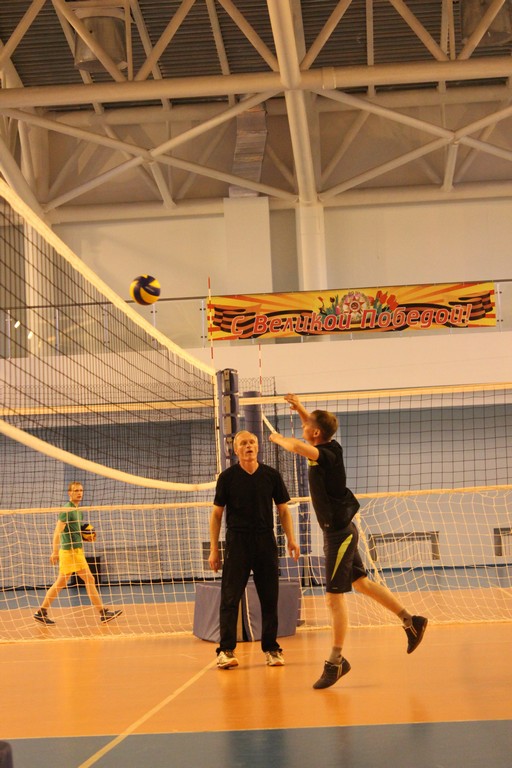 Волейбольная тренировка секции инвалидов по слуху