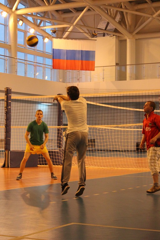 Волейбольная тренировка секции инвалидов по слуху