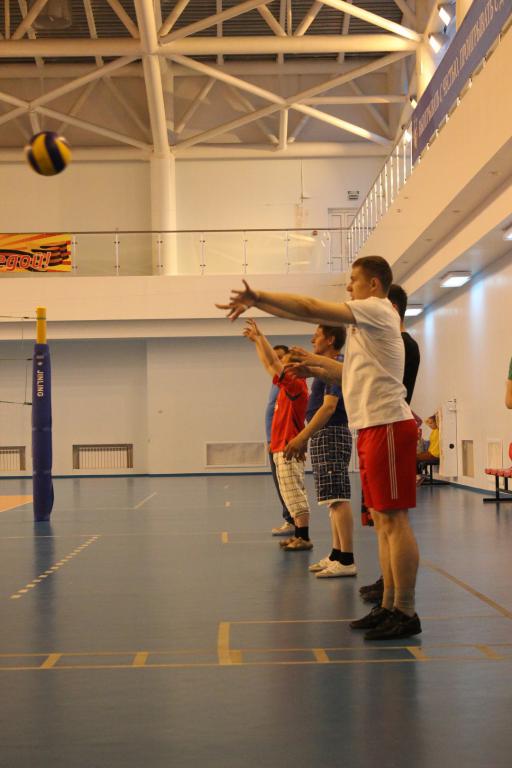 Волейбольная тренировка секции инвалидов по слуху