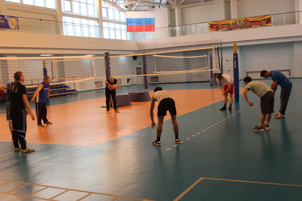 Волейбольная тренировка секции инвалидов по слуху