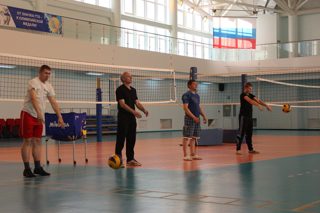 Волейбольная тренировка секции инвалидов по слуху