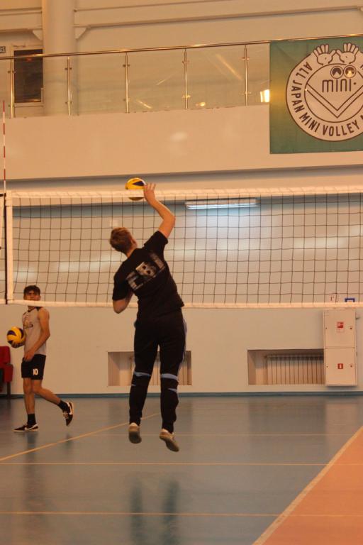 Волейбольная тренировка секции инвалидов по слуху