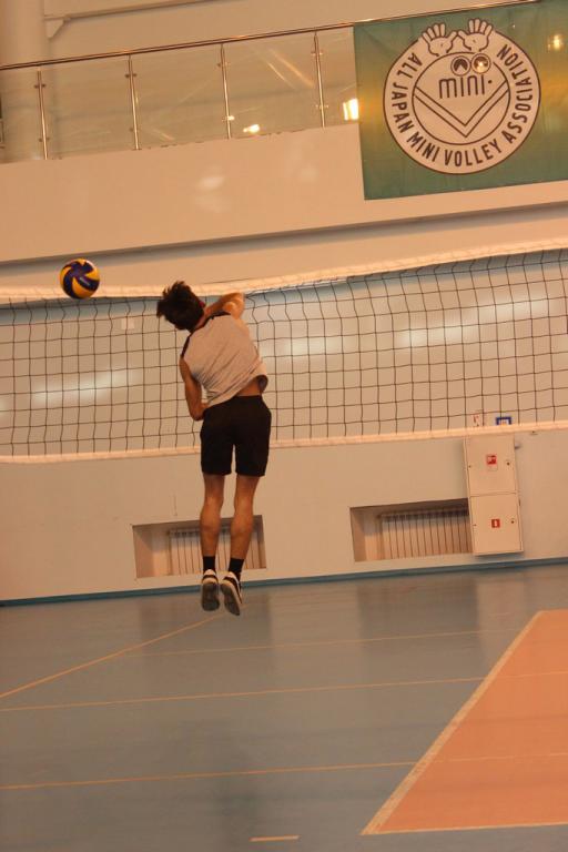 Волейбольная тренировка секции инвалидов по слуху