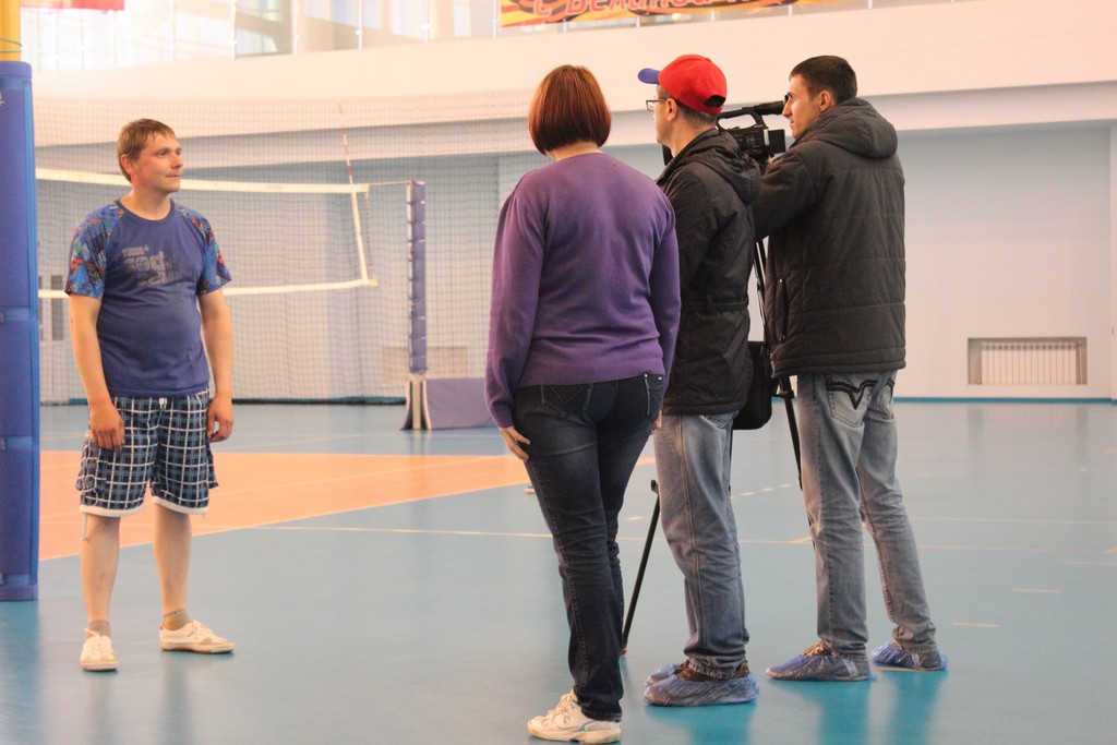 Волейбольная тренировка секции инвалидов по слуху