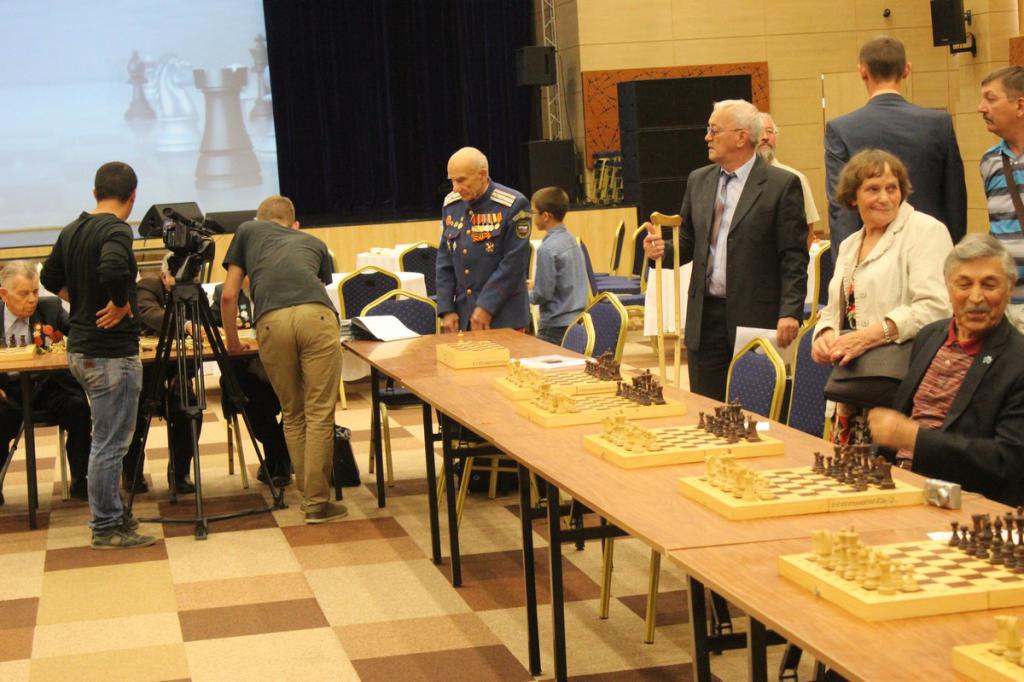 Сеанс одновременной игры Анатолия Карпова