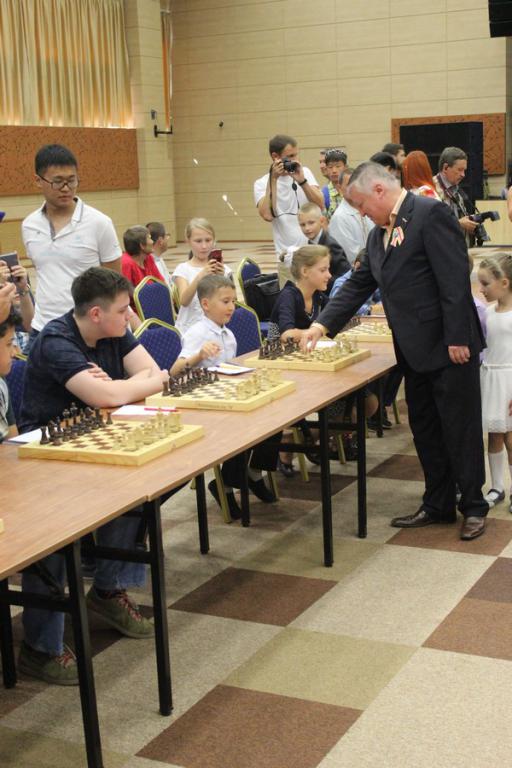 Сеанс одновременной игры Анатолия Карпова