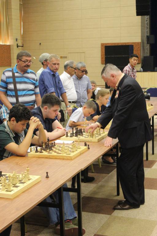 Сеанс одновременной игры Анатолия Карпова