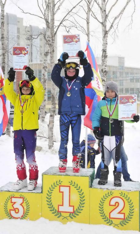 Соревнования по горнолыжному спорту "Юные армейцы"