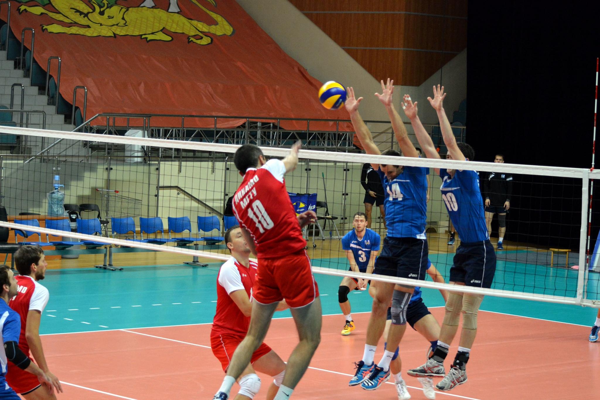 «Элвари Сахалин» - «Динамо-МГТУ» (Майкоп)