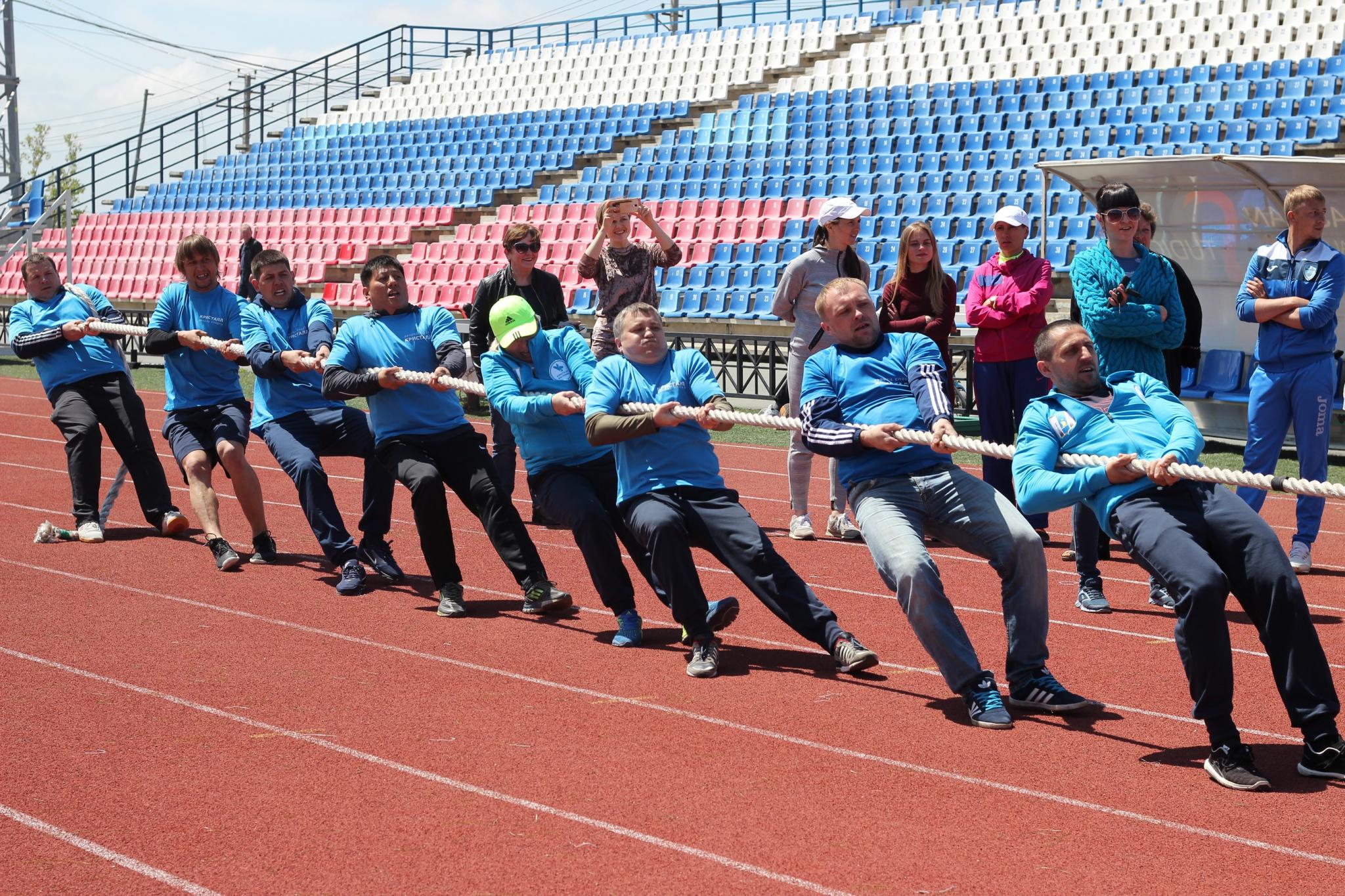 Соревнования по перетягиванию каната в рамках Спартакиады минспорта