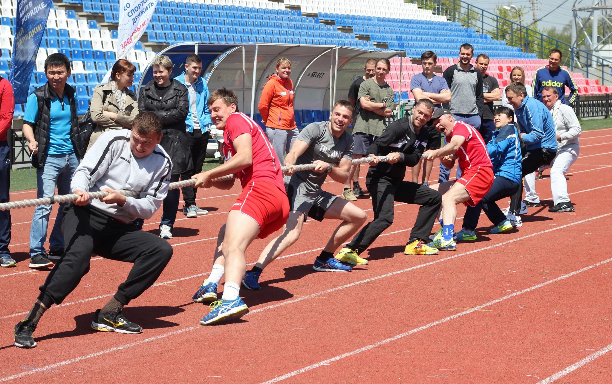 Соревнования по перетягиванию каната в рамках Спартакиады минспорта