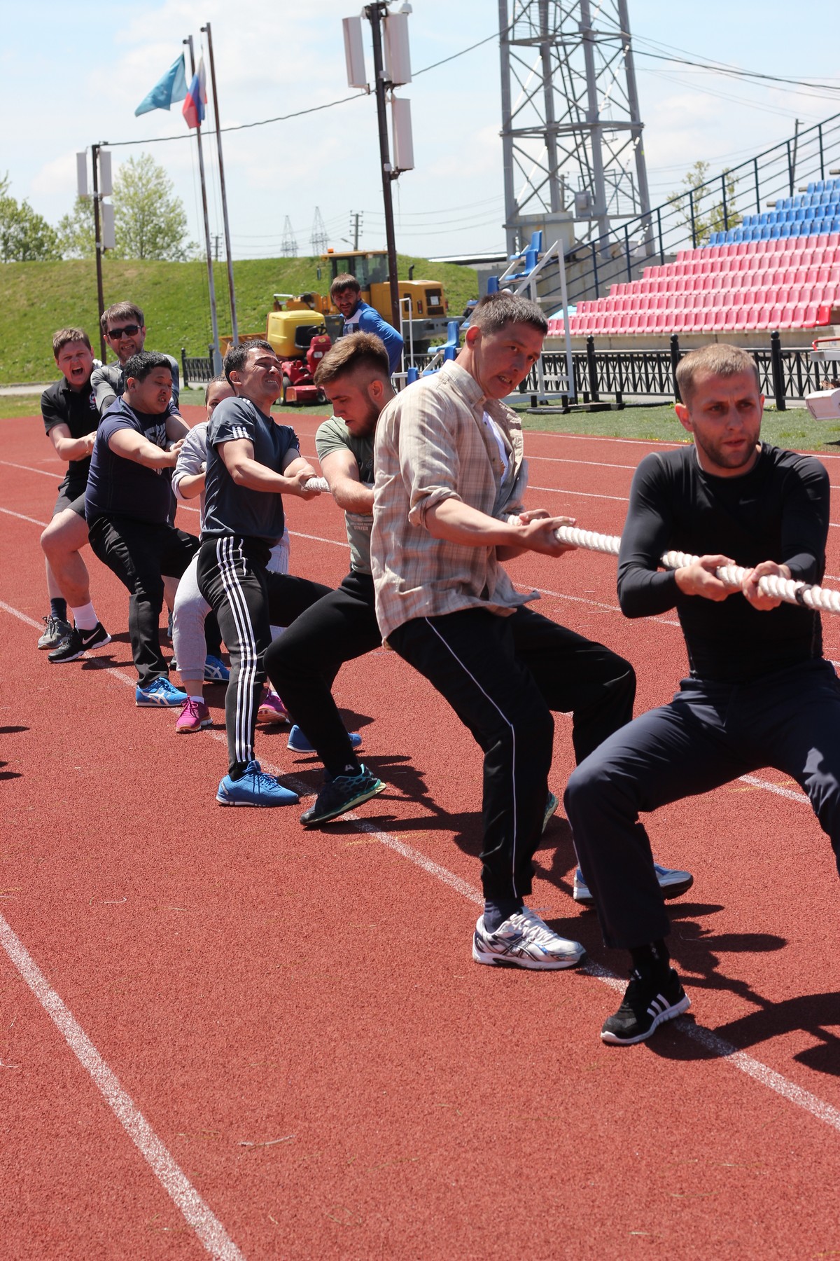Соревнования по перетягиванию каната в рамках Спартакиады минспорта