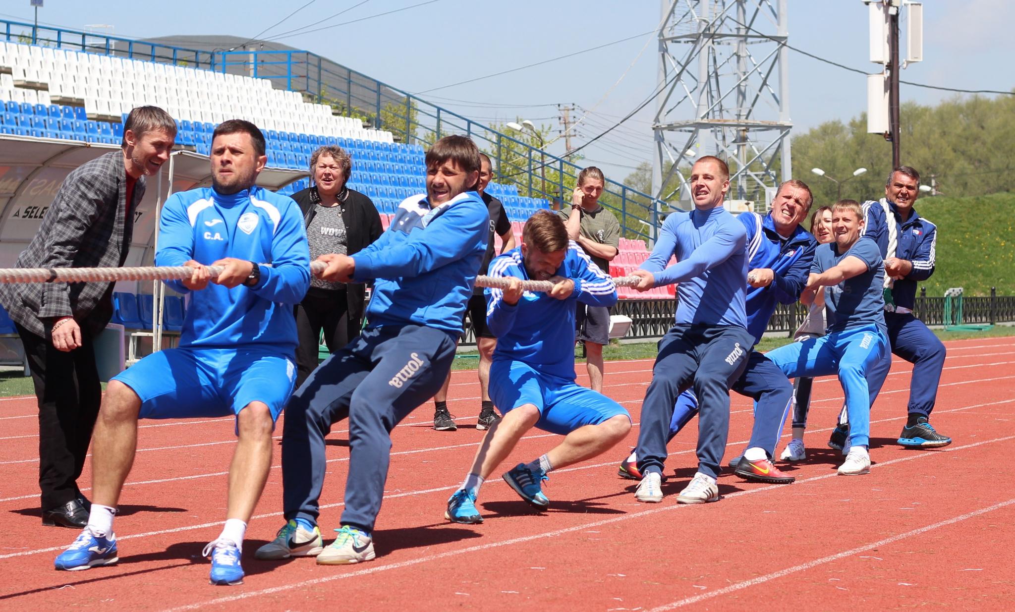 Соревнования по перетягиванию каната в рамках Спартакиады минспорта