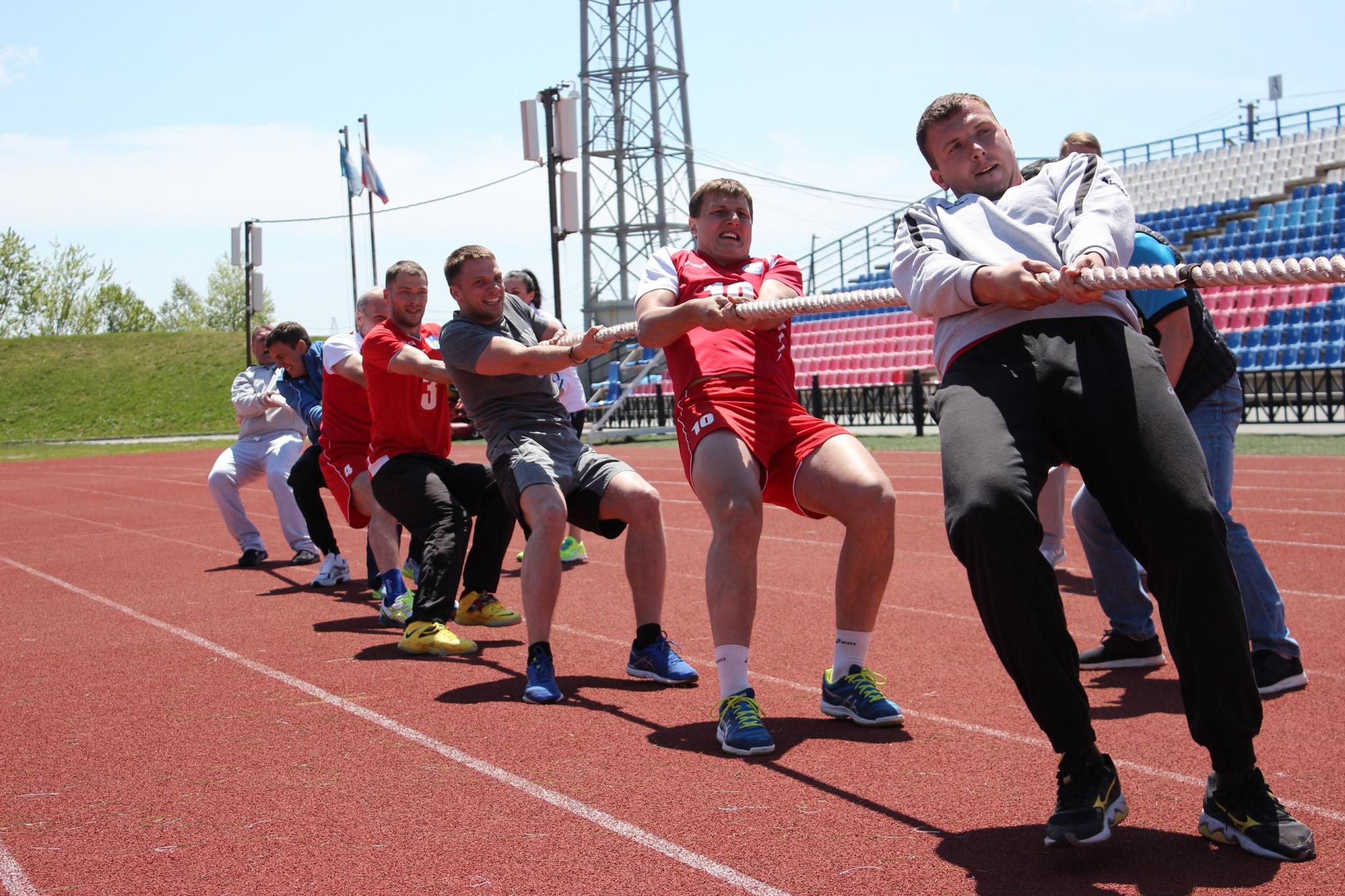 Соревнования по перетягиванию каната в рамках Спартакиады минспорта