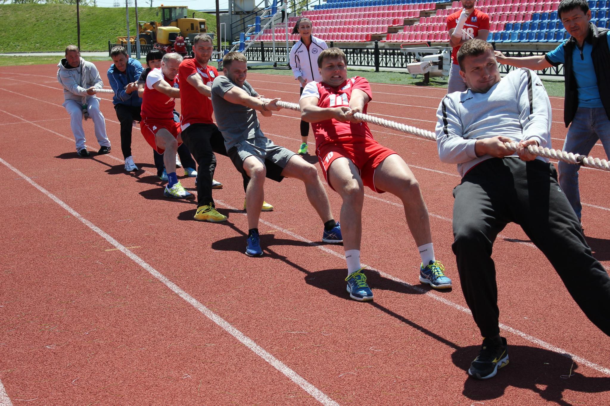 Соревнования по перетягиванию каната в рамках Спартакиады минспорта