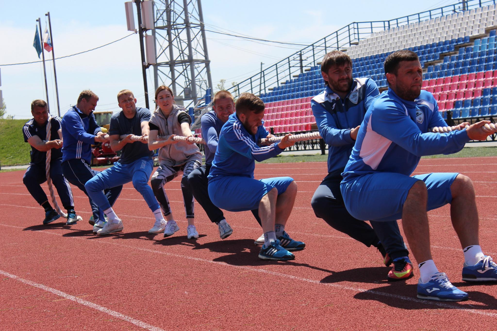 Соревнования по перетягиванию каната в рамках Спартакиады минспорта