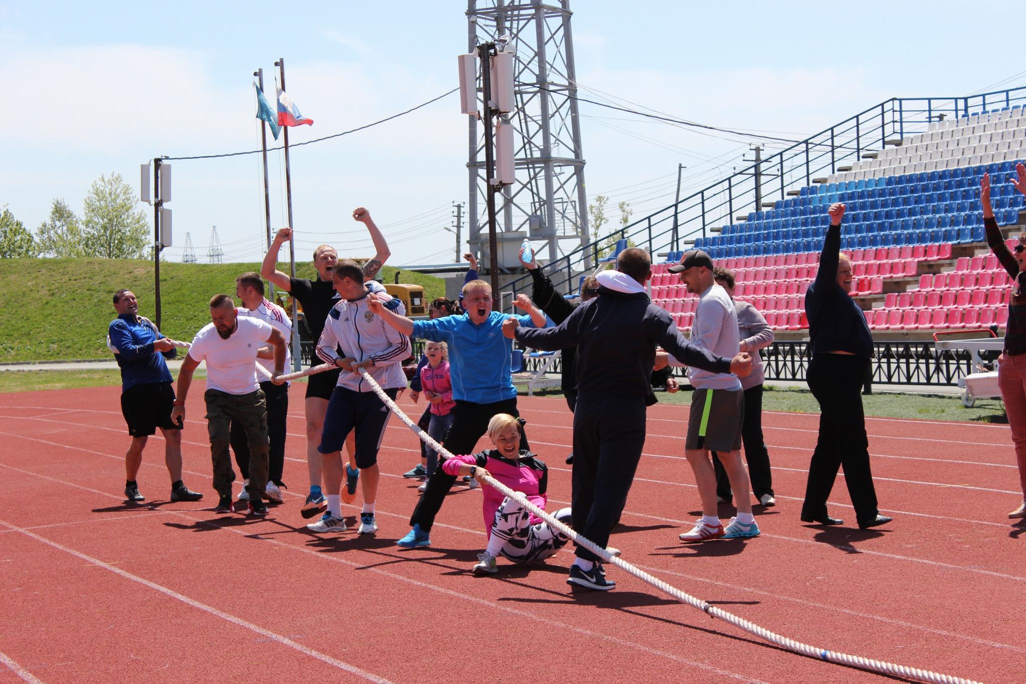 Соревнования по перетягиванию каната в рамках Спартакиады минспорта