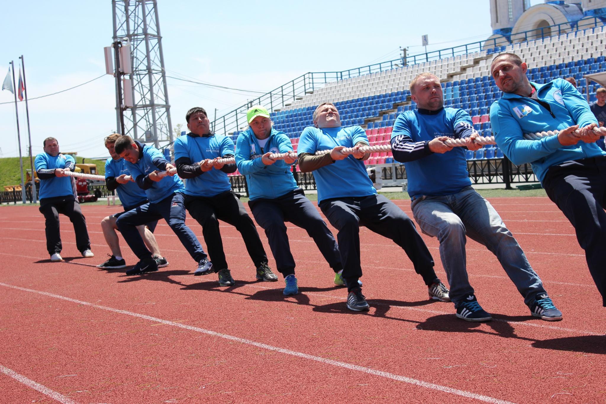 Соревнования по перетягиванию каната в рамках Спартакиады минспорта