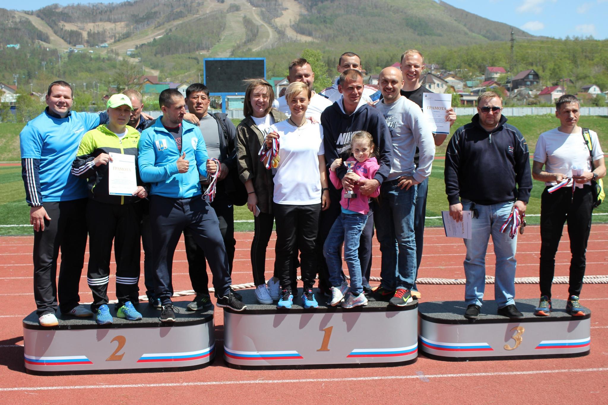 Соревнования по перетягиванию каната в рамках Спартакиады минспорта