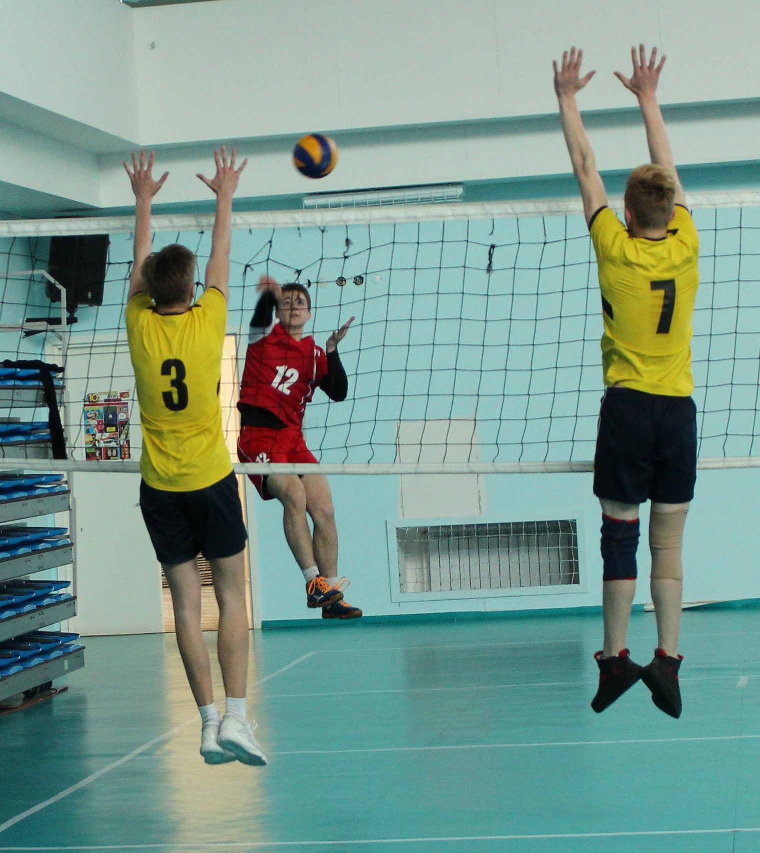 Открытое первенство Сахалинской области по волейболу среди команд юношей и девушек