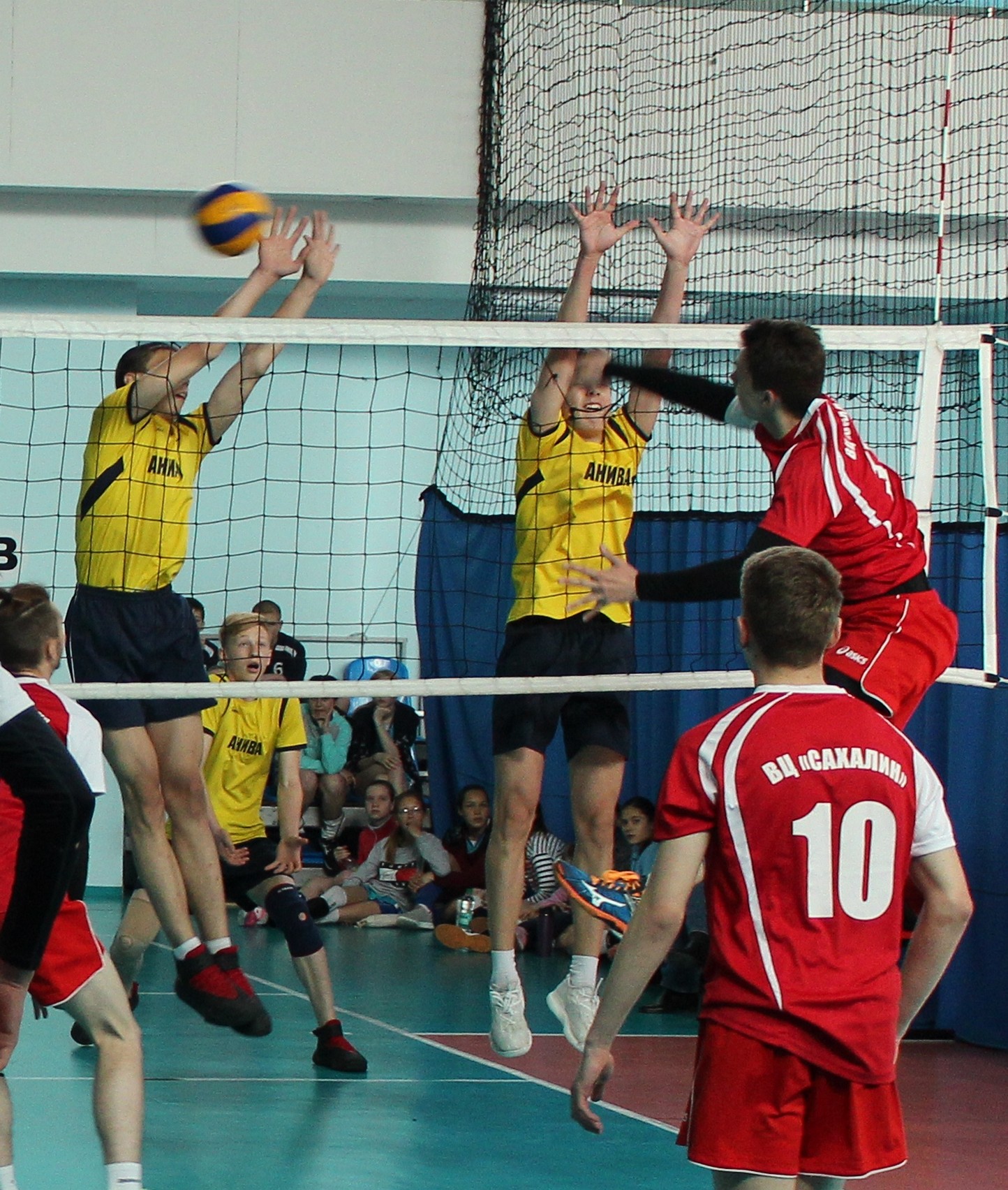 Открытое первенство Сахалинской области по волейболу среди команд юношей и девушек