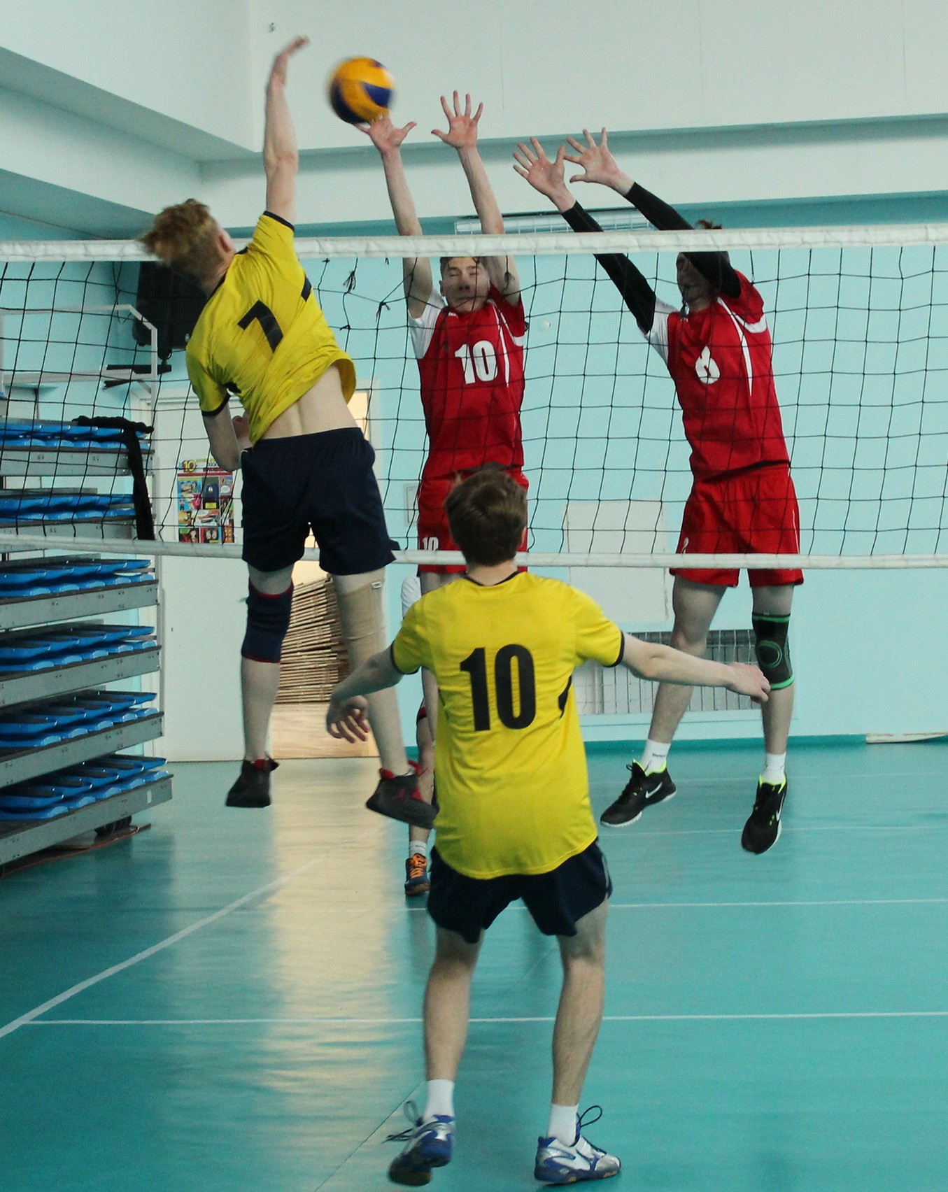 Открытое первенство Сахалинской области по волейболу среди команд юношей и девушек