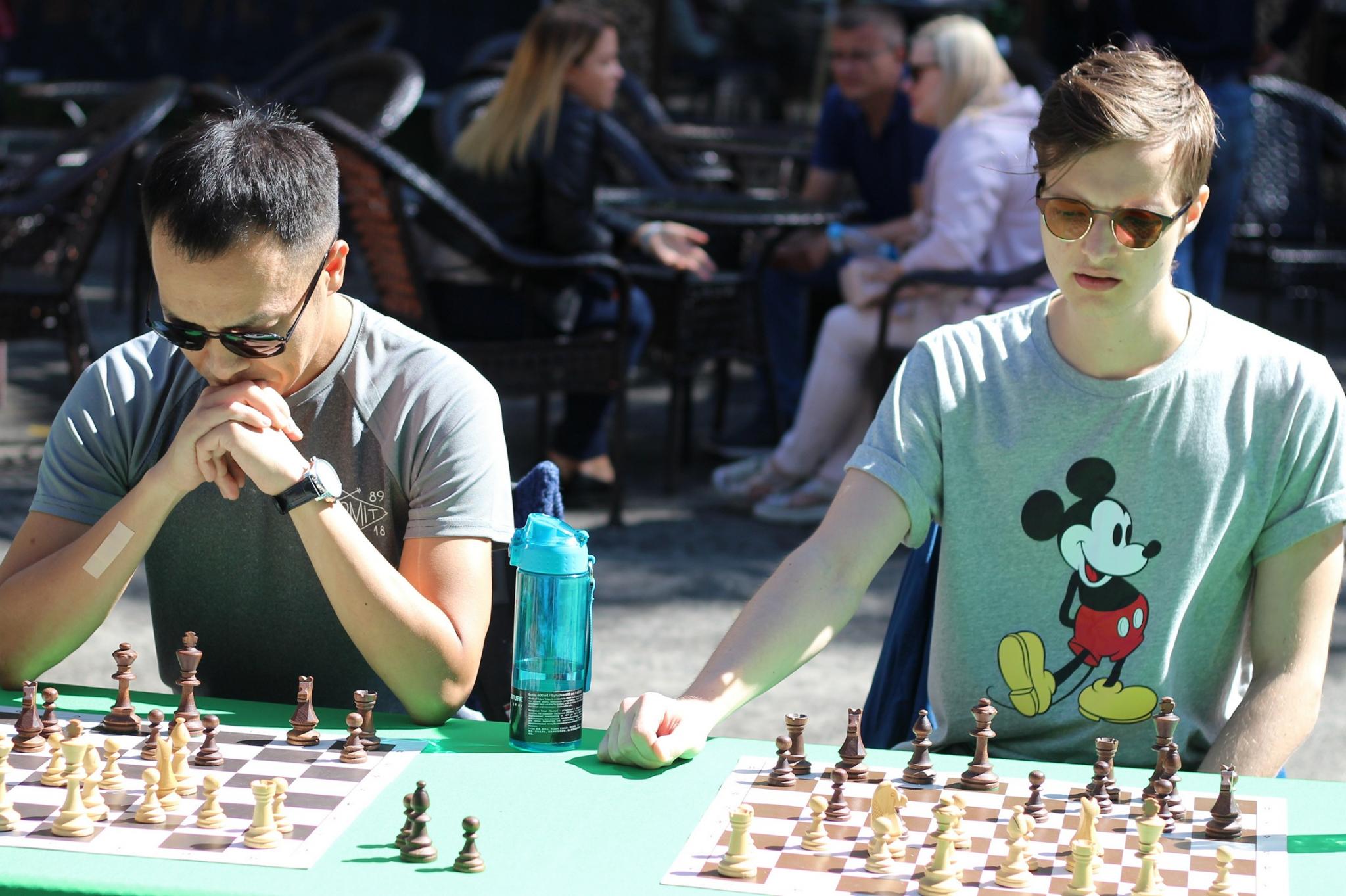 Праздник шахмат в городском парке