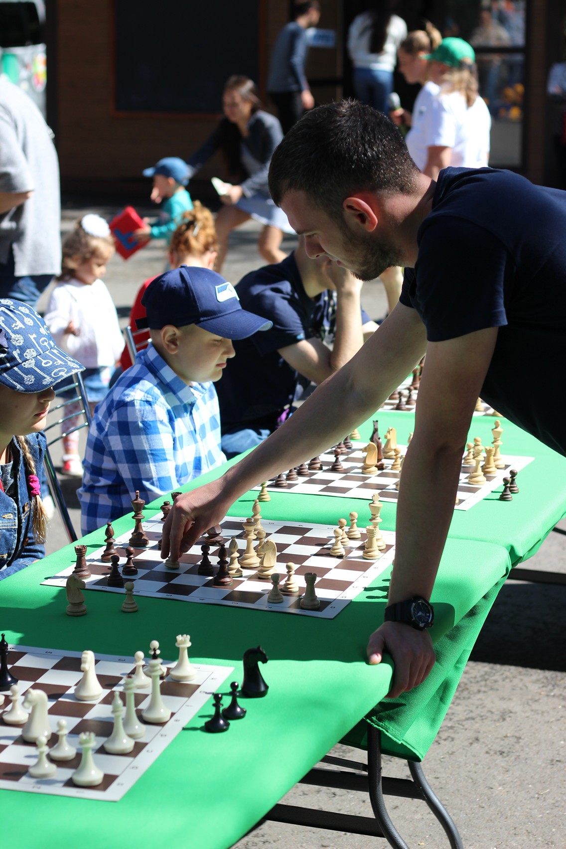 Праздник шахмат в городском парке
