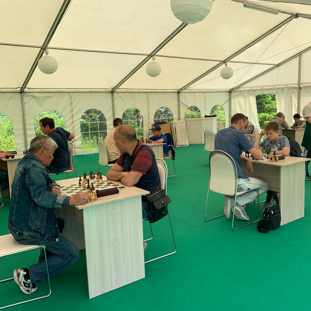 Июльский блиц-турнир на "Санте" (фото Светланы Кругловой)