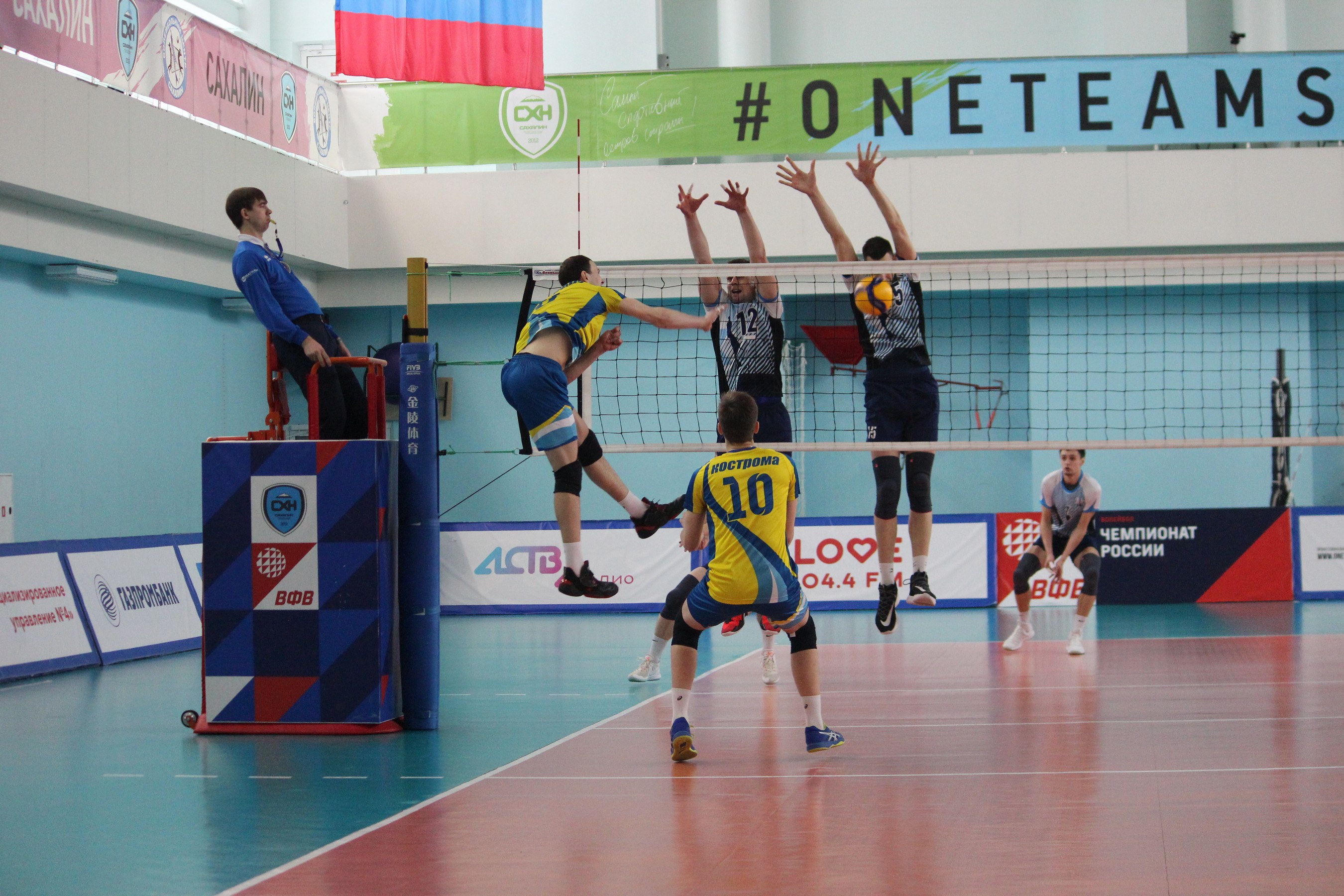 "Элвари-Сахалин" - "Волжанин" (Кострома)