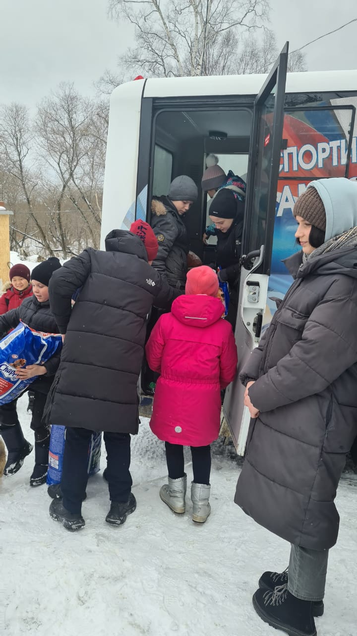 Воспитанники "СШ самбо и дзюдо" посетили приют для животных