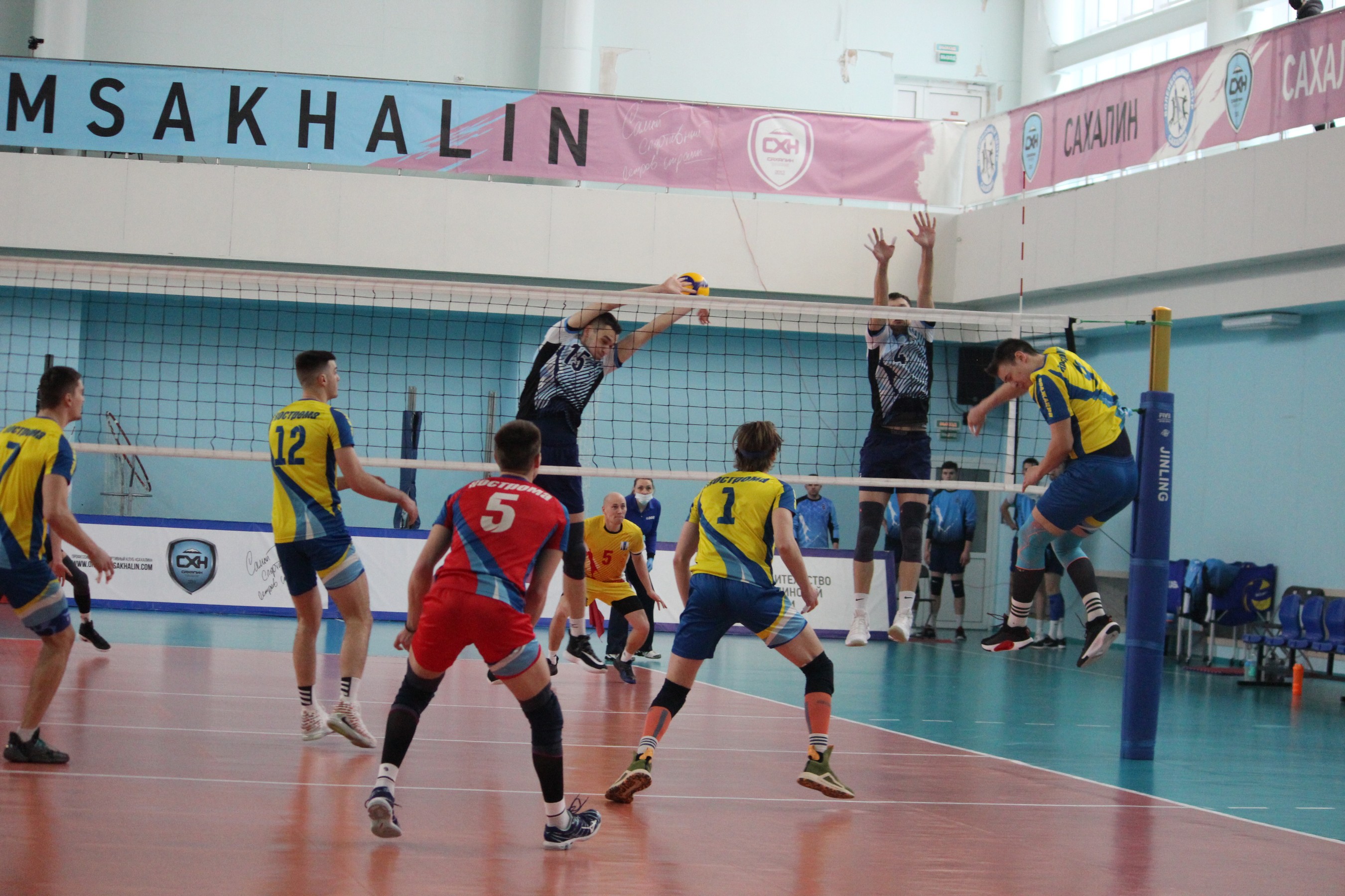 "Элвари-Сахалин" - "Волжанин" (Кострома)