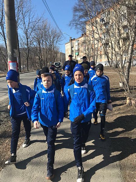 Островные футболисты идут на очередной матч